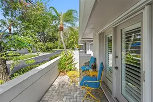 1683 Watermark Cir NE, Saint Petersburg, FL 33702 - Photo 3