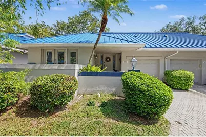 1683 Watermark Circle NE, Saint Petersburg, FL 33702 - Photo 1