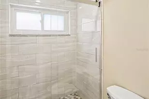1683 Watermark Cir NE, Saint Petersburg, FL 33702 - Photo 19