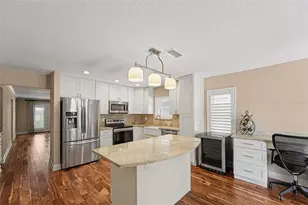 1683 Watermark Cir NE, Saint Petersburg, FL 33702 - Photo 3