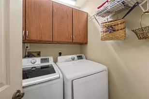 1683 Watermark Cir NE, Saint Petersburg, FL 33702 - Photo 27