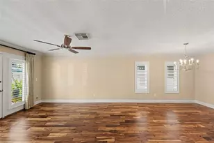 1683 Watermark Cir NE, Saint Petersburg, FL 33702 - Photo 9