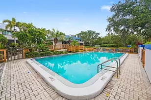 1683 Watermark Cir NE, Saint Petersburg, FL 33702 - Photo 35