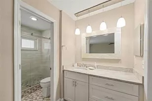 1683 Watermark Cir NE, Saint Petersburg, FL 33702 - Photo 17