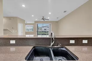 7276 Islamorada Cir, Seminole, FL 33777 - Photo 11
