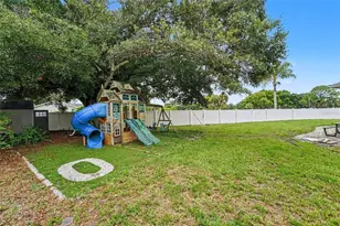 2675 Red Oak Ct, Clearwater, FL 33761 - Photo 5