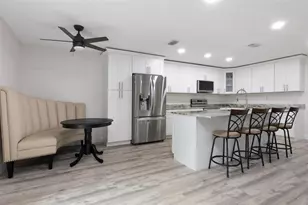 7254 55th Ave N, Saint Petersburg, FL 33709 - Photo 9