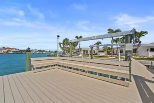 11050 7th St E, Treasure Island, FL 33706 - Photo 9