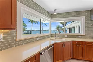 11050 7th St E, Treasure Island, FL 33706 - Photo 29