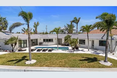 11050 7th Street E, Treasure Island, FL 33706 - Photo 3