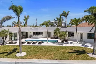11050 7th St E, Treasure Island, FL 33706 - Photo 3