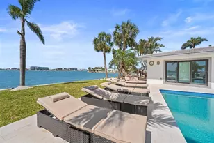 11050 7th St E, Treasure Island, FL 33706 - Photo 15