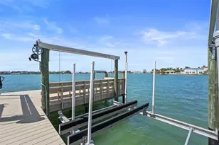 11050 7th St E, Treasure Island, FL 33706 - Photo 11