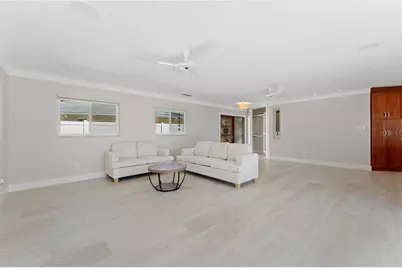 11050 7th Street E, Treasure Island, FL 33706 - Photo 23