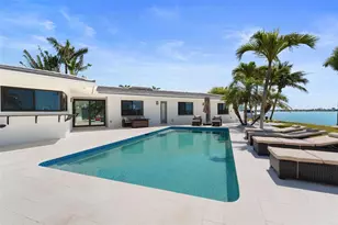 11050 7th St E, Treasure Island, FL 33706 - Photo 13
