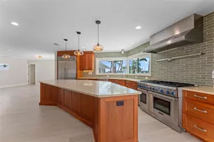 11050 7th St E, Treasure Island, FL 33706 - Photo 25