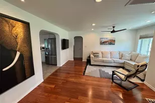 136 25th Ave N, Saint Petersburg, FL 33704 - Photo 3