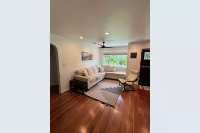 136 25th Avenue N, Saint Petersburg, FL 33704 - Photo 7