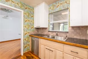 4425 W Bay Villa Ave, Tampa, FL 33611 - Photo 13
