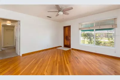 4425 W Bay Villa Avenue, Tampa, FL 33611 - Photo 3