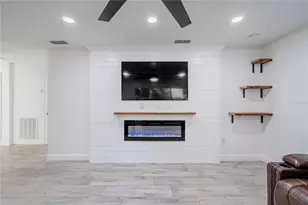 640 Orange Valley Cir, Lakeland, FL 33813 - Photo 3