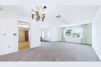 1067 44th Avenue NE, Saint Petersburg, FL 33703 - Photo 5