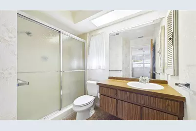 1067 44th Avenue NE, Saint Petersburg, FL 33703 - Photo 15