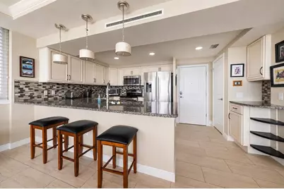 223 Island Way #2E, Clearwater Beach, FL 33767 - Photo 5