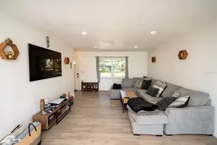 2131 Hainlin Ct, Deltona, FL 32738 - Photo 3