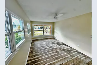 1500 Carson Circle NE, Saint Petersburg, FL 33703 - Photo 15
