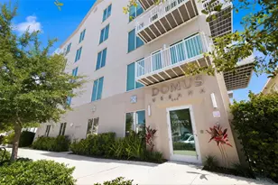 644 3rd Ave S, Saint Petersburg, FL 33701 - Photo 1