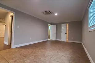1718 Cardinal Dr, Clearwater, FL 33759 - Photo 19