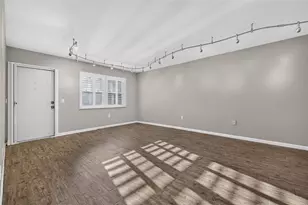 6015 19th St N, Saint Petersburg, FL 33714 - Photo 5