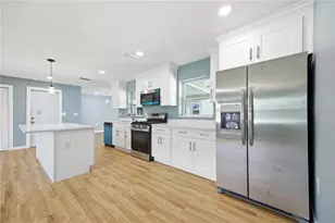 5920 Denver St NE, Saint Petersburg, FL 33703 - Photo 9