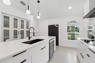 12041 68th St, Largo, FL 33773 - Photo 17