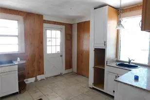 6400 12th St, Zephyrhills, FL 33542 - Photo 9