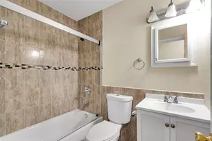 405 SW 77th Ave, North Lauderdale, FL 33068 - Photo 23