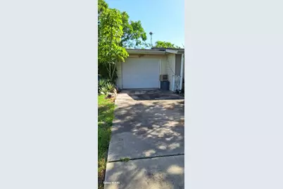 138 Francis Drive NE, Port Charlotte, FL 33952 - Photo 5