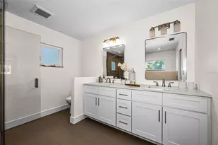 7901 10th Ave S, Saint Petersburg, FL 33707 - Photo 47
