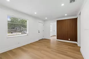 517 Hampton Ave NE, Saint Petersburg, FL 33703 - Photo 5