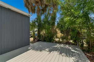 517 Hampton Ave NE, Saint Petersburg, FL 33703 - Photo 19
