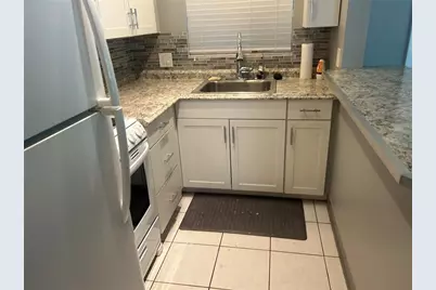 300 35th Avenue N #F8, Saint Petersburg, FL 33704 - Photo 11