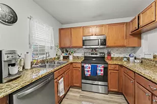 6255 Timberly Ln, Zephyrhills, FL 33542 - Photo 11