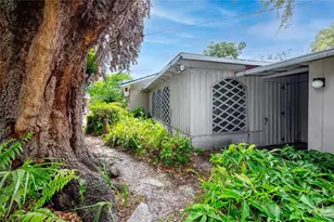 8161 22nd Ave N, Saint Petersburg, FL 33710 - Photo 43