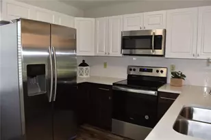 2005 Halmrock Pl, Sun City Center, FL 33573 - Photo 5