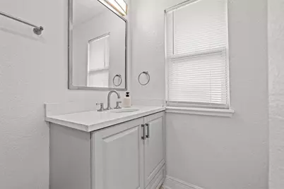 210 E Cluster Avenue, Tampa, FL 33604 - Photo 25