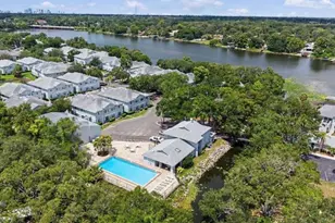 7361 E Bank Dr, Tampa, FL 33617 - Photo 21
