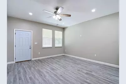 509 E Lake Avenue, Tampa, FL 33603 - Photo 13