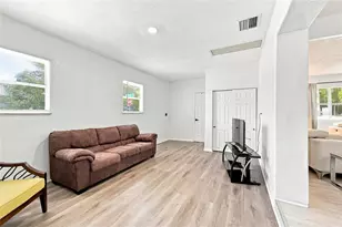 4015 Riverhills Dr, Tampa, FL 33617 - Photo 21