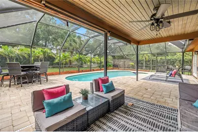 10210 95th Street, Seminole, FL 33777 - Photo 3